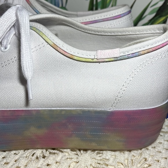 NWOT KEDS SZ 9 white lace up sneakers. - Picture 7 of 9